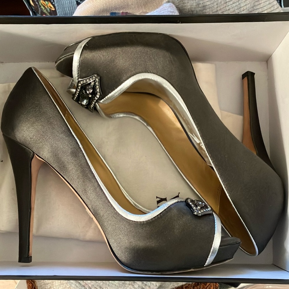 Badgley Mischka Formslag Grey Silk Heel
